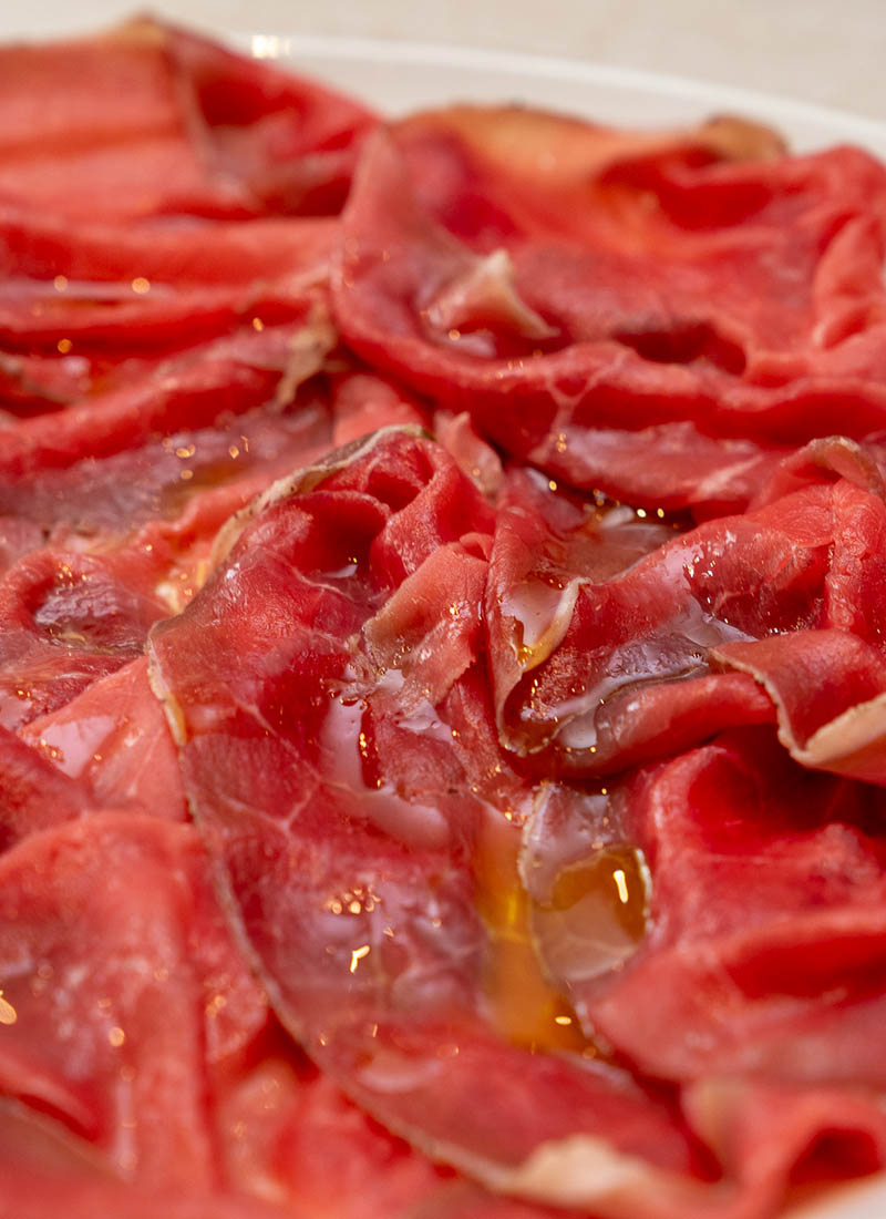  Scopri il Ristorante La Cascata Vendolo a Castione Andevenno. Delizia il tuo palato con carne, formaggi, birre artigianali e vini italiani. Assapora pizzoccheri, sciatt e bresaola. Un&rsquo;esperienza culinaria indimenticabile ti aspetta. Prenota ora! ristorante valtellinese, carne, vino, birra, amari e digestivi