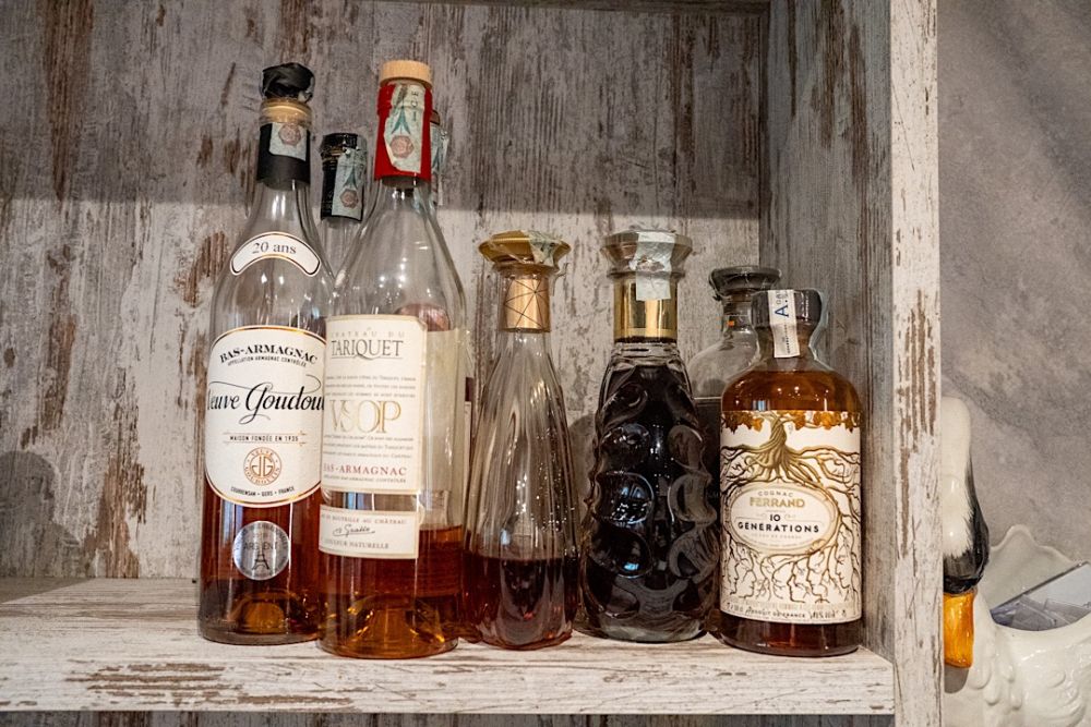 Esplora la nostra raffinata collezione di rum, whisky, amari e liquori selezionati da tutto il mondo. Gusti intensi e aromi unici per intenditori e appassionati. Degusta le etichette più pregiate. whiskye, rum, amari, grappe, distillati Esplora la nostra raffinata collezione di rum, whisky, amari e liquori selezionati da tutto il mondo. Gusti intensi e aromi unici per intenditori e appassionati. Degusta le etichette più pregiate. whiskye, rum, amari, grappe, distillati