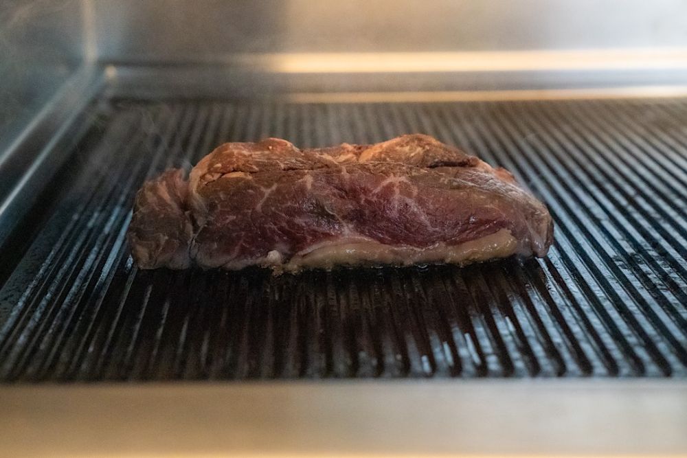 La nostra carne è il frutto di un'accurata selezione per soddisfare ogni palato.
Potrete scegliere tra più di 20 tagli differenti, provenienti da ogni parte del mondo! carne di cavallo, carne danese, BlackAngus Australia, Costato Asado, Renna, Angus Argentina, Angus Uruguay La nostra carne è il frutto di un'accurata selezione per soddisfare ogni palato.
Potrete scegliere tra più di 20 tagli differenti, provenienti da ogni parte del mondo! carne di cavallo, carne danese, BlackAngus Australia, Costato Asado, Renna, Angus Argentina, Angus Uruguay