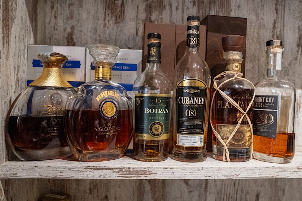 Esplora la nostra raffinata collezione di rum, whisky, amari e liquori selezionati da tutto il mondo. Gusti intensi e aromi unici per intenditori e appassionati. Degusta le etichette più pregiate. whiskye, rum, amari, grappe, distillati Esplora la nostra raffinata collezione di rum, whisky, amari e liquori selezionati da tutto il mondo. Gusti intensi e aromi unici per intenditori e appassionati. Degusta le etichette più pregiate. whiskye, rum, amari, grappe, distillati